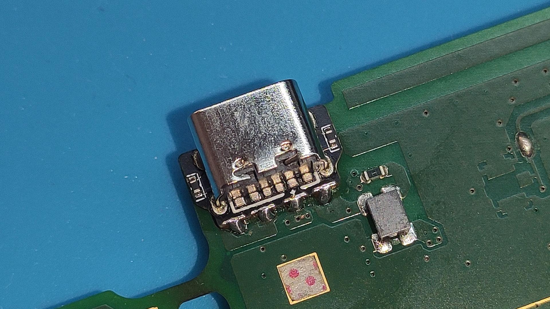 Nintendo 2DS USB-C Kit - Image 2